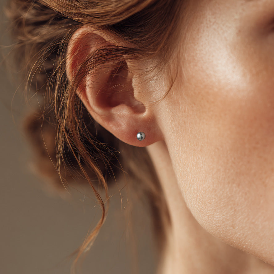 Solid 18K Gold 4-8mm Akoya Madama Round Pearl Stud Earrings